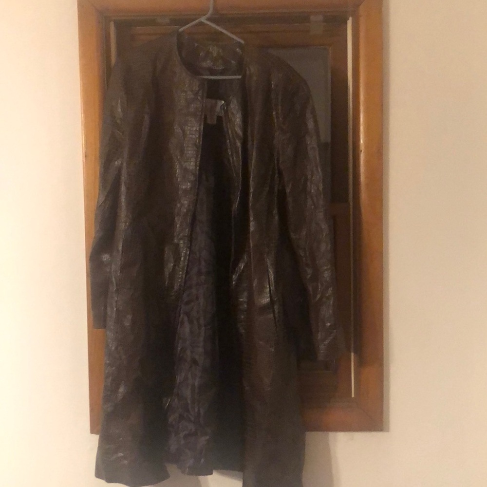 Spiegel women’s 3/4 leather trench coat